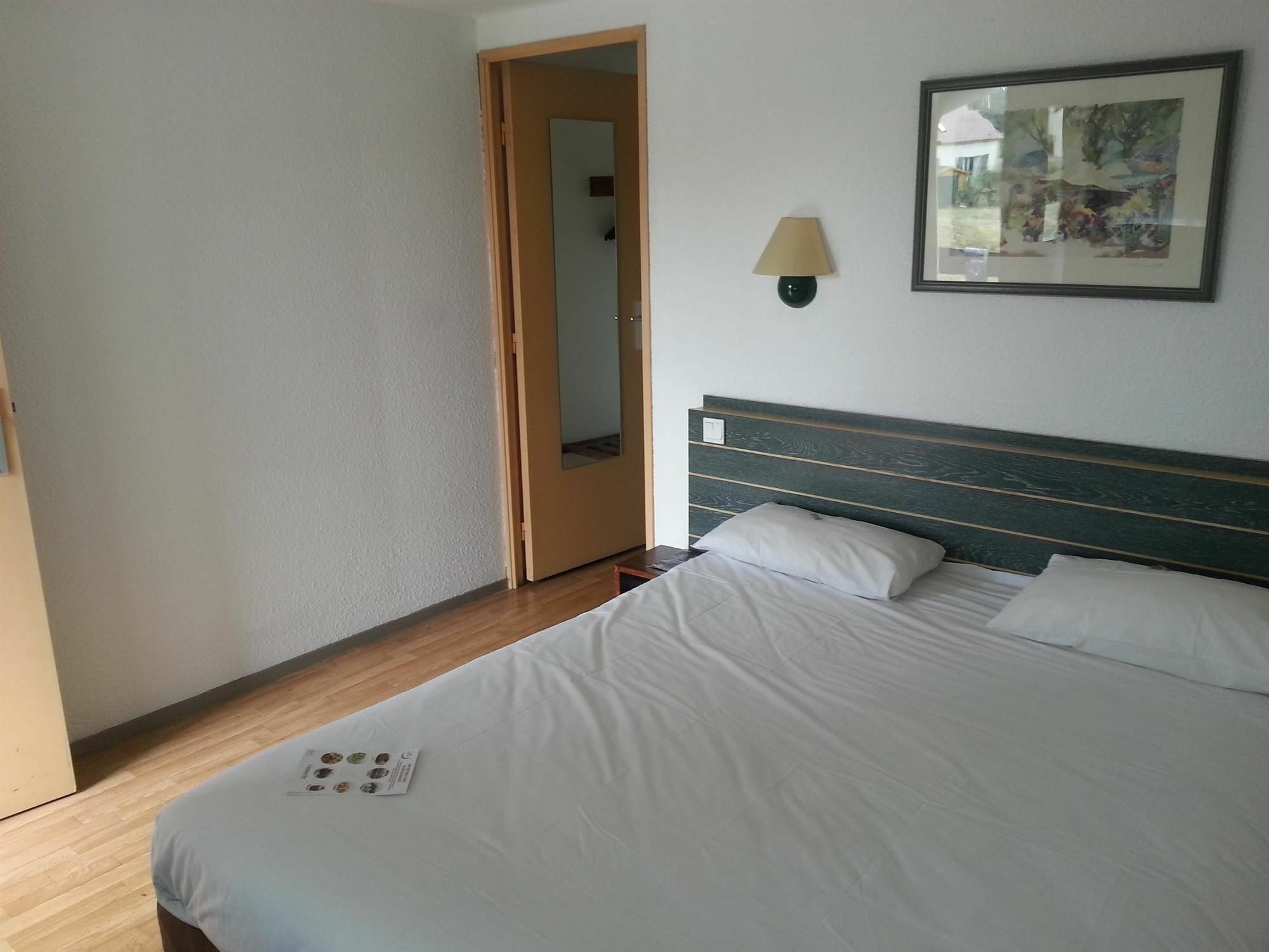 Kyriad Chantilly Sud - Luzarches Шомонтель Экстерьер фото